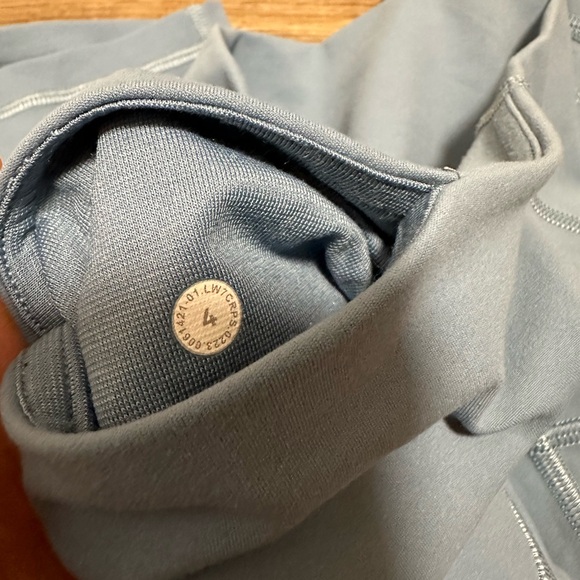 Lululemon Align Shorts w/ pockets - double lined - 6" - Picture 4 of 4